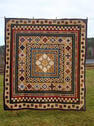 Quilt is reversible so that you can quickly and easily change the look of your room. 230 Medallion Quilts Ideas Medallion Quilt Quilts Antique Quilts