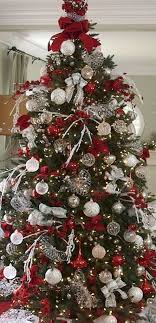 80 Beautiful Christmas Tree Decorating Ideas You Should Try 17 Home Design Silver Christmas Tree Christmas Tree Inspiration Christmas Tree Themes