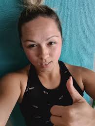 home strength challenge with Amy Wilson Hardy and Dirkie Chamberlain. Day 1  arm and shoulder burner🔥🔥🔥. Going into 36 weeks 🤰🤰 strong, fit and  healthy 💪❤️💪. 🙏Blessed to do what I love while pregnant ❤️