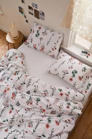 Georgina Stems Duvet Set Urban Outfitters Room Inspiration Bedroom Room Ideas Bedroom Dorm Room Inspiration