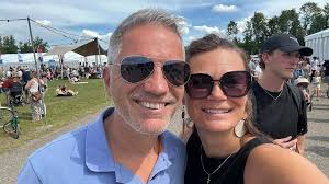 Wat een feest van herkenning tijdens @opwekking Nelinda spreekt met Jan  Stoorvogel in de @compassionnl tent over de kracht van de lokale kerk! Dit  inzicht bleef hangen: 'We hebben geestelijke vaders en