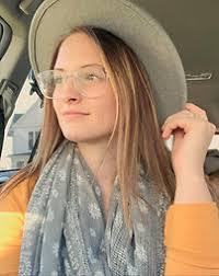 Allison Pennington's Instagram, Twitter & Facebook