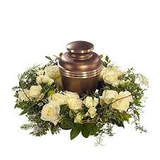 Book depository books with free delivery worldwide. Wreath Of Roses Cremation Urn Arrangement In Studio City Ca Dee S Flowers