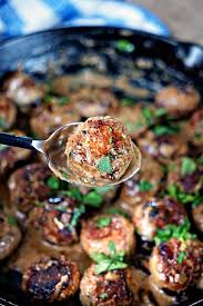 Persian Meatballs With Dried Cherries And Pistachios Keviniscooking Com Persian Food Persian Cuisine Food