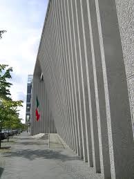 Embajada De Mexico De Los Arquitectos Teodoro Gonzalez De Leon Y Francisco Serrano En Berlin Architect Architecture Skyscraper