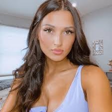 Samira Jacobs's Instagram, Twitter & Facebook