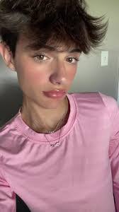 Hunter Whitmore's Instagram, Twitter & Facebook