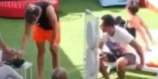 Senso che spero che il mio fisico si mantenga sempre forte e sano. Gf Vip Gaffe Della Regia Imbecilli E Cerebrolesi Ma L Audio E Aperto