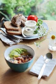 Gastro Guide Konstanz Vom Fruhstuck Uber Kuchen Zu Burger Und Mezze Veggie Love Lebensmittel Essen Essen Kaffee Zum Mitnehmen