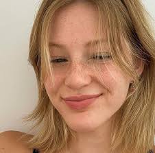 Sarah Register (sarahregister99)