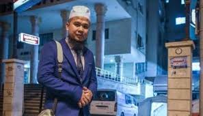 Ustaz ebit liew atau nama sebenar beliau ebit irawan bin ibrahim lew juga dikenali umum sebagai seorang ustaz berbangsa cina yang dermawan. Ebit Lew Berlepas Bersama Misi Kemanusiaan Ke Gaza Mykmu Net