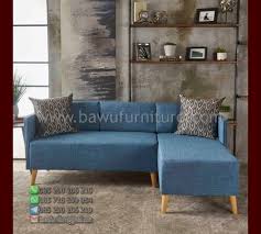 Sofa kayu yang bertama bertema klasik dengan ukiran yang tidak terlalu rumit akan tetapi terlihat mewah, model ukiran yang sederhana ini bisa cocok untuk. Sofa Sudut Sederhana Model Minimais Modern Terbaru Bawu Furniture
