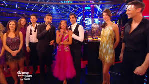 Un père et sa fille rejouent la chorégraphie de loïc nottet et denitsa. Danse Avec Les Stars S06 La Finale Remportee Par Loic Nottet Danses Avec La Plume L Actualite De La Danse