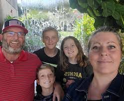 Kristen Burr's Instagram, Twitter & Facebook