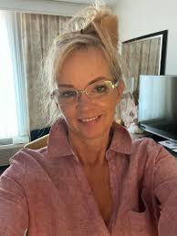 10 and 5 Kage baker Catherine Wilson Arthur c Clark Marion Zimmer Bradley  Katherine Genet Terry Pratchet Shakespeare Dickenson Twain Dorothy Sayers I  think I could go