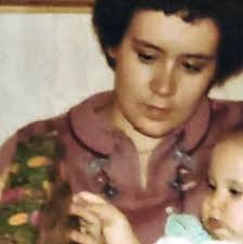 Makens kärleksaffär ställde allt på ända betty höggs till döds med yxa av  sin väninna