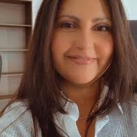 300+ perfiles de «Gemma»