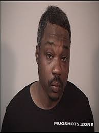 Darryl Queen's Instagram, Twitter & Facebook