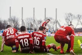 Był to siódmy z rzędu mecz nafciarzy bez ligowego zwycięstwa. 7me Pwirk94arm