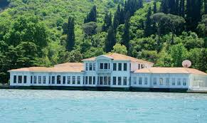 Anadolu kazaskeri̇ necmetti̇n efendi̇ yalisi vaniköy'deki yalının 19'uncu yüzyıl sonlarında yapıldığı tahmin ediliyor. Ali Yi Yalida Buyutecekler Bulent Cankurt