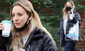 Best known for her role as bridget hennessy on the abc sitcom 8 simple rules and penny hofstadter on the cbs sitcom the big bang theory. Kaley Cuoco Bundles Up In Cable Knit Sweater For Spa Day In Toronto Following 14 Day Quarantine Daily Mail Online