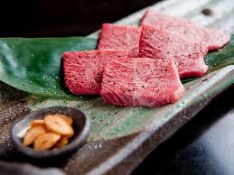 In Japan Knowing Where To Eat Kobe Beef Is As Easy As Following The Sumptuous Iron Grilled Arom Kobe Beef Beef Bourguignon Slow Cooker Beef Tenderloin Recipes