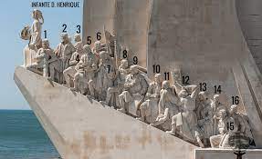 Esta obra de arquitetura e escultura foi criada com a intenção de consagrar os descobrimentos portugueses, aventura iniciada no século xv. Quem Sao As Figuras No Padrao Dos Descobrimentos Portugal Glorioso