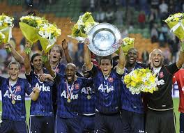 Het duel om de johan cruijff schaal tussen ajax en psv wordt de laatste wedstrijd voor de beste nederlandse scheidsrechter ooit. Fc Twente Verovert Johan Cruijff Schaal Overig Destentor Nl