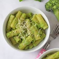 Easy Broccoli Pesto Pasta For Kids Recipe In 2020 Recipes Easy Meals For Kids Veggie Pasta