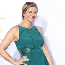 Between august 1997 and september 2005, bott played cora hinze moreno on the popular german soap opera gute zeiten, schlechte zeiten. Nina Bott Babybauch Weg Einen Monat Nach Der Entbindung Bunte De