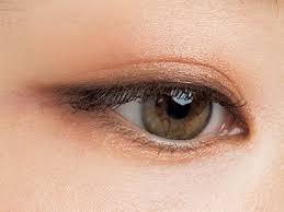 季節で違う おすすめカラーメイク 15のやり方 美的 com アイシャドウ ブラウン オレンジ アイシャドウ アイメイク ブラウン