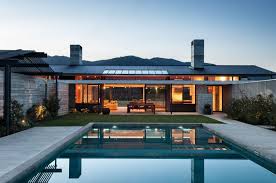 The most common ranch home decor material is metal. Ranch Style Home Decor With Modern Bits