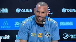 Weverton chega ao Grêmio, cita Fábio como exemplo e elogia Palmeiras | Ge