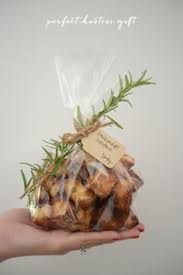To many people, giving a gift though not always the best gift for dinner parties given that the scent may clash with the meal not only do they work well for a housewarming party, but they also work well at dinner parties and other. 48 Hostess Gift Ideas Hostess Hostess Gifts Homemade Gifts