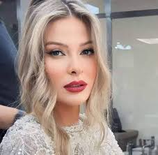 أول ظهور لزوجة الإعلامي السوري جميل الحسن تخطف أنظار الجمهور بجمالها الساحر  ، شوفوا الصور في أول تعليق ⬇️