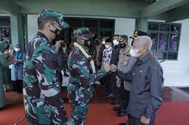 Serangan umum 1 maret 1949 adalah serangan yang terjadi pada tanggal 1 maret 1949 di yogyakarta.serangan yang terjadi direncanakan dan dipersiapkan oleh jajaran tertinggi militer di wilayah divisi iii/gm iii dengan mengikutsertakan pimpinan pemerintah sipil setempat berdasarkan instruksi dari panglima divisi iii, kol. Danrem 022 Pt Kunjungi Makodim 0208 As