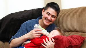 Le célèbre chorégraphe a accueilli son premier enfant en toute discrétion. Thomas Beatie Premier Homme Enceinte Est Papa Pour La Quatrieme Fois Magicmaman Com