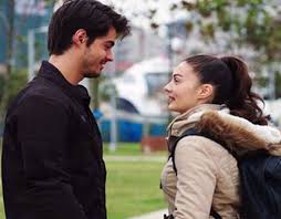 Afili aşk dizisinde canlandırdığı ayşe karakteriyle hayran kitlesini arttıran burcu özberk'in iş. Berk Atan Ve Burcu Ozberk Sevgili Mi Unlulerin Sevgilisi Esi Kim Ve Kiminle Evli Ogrenin