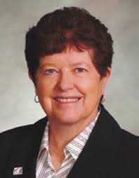 Redden turns reins of BVEA over to Hewitt