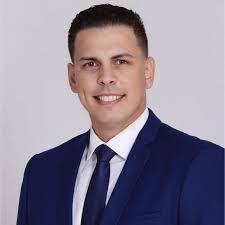 Raymond Au's Instagram, Twitter & Facebook