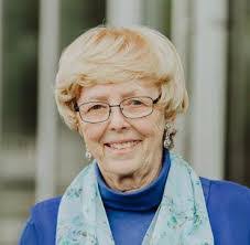 Lisa Garren's Instagram, Twitter & Facebook