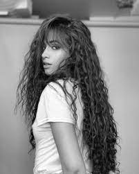 In dieser ungeschminkten doku, die shawn mendes auf seiner welttournee begleitet, spricht der star offen über seinen ruhm, beziehungen und seine musikalische zukunft. Camila Cabello Hair Styles Curly Hair Styles Cabello Hair