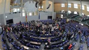 Plenary chamber of the german parliament (deutscher bundestag) in the reichstag building in berlin. Rekord Uberhangmandate Erwartet Es Konnten Mehr Als 700 Abgeordnete Im Bundestag Sein Archiv