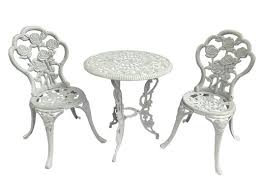 Es muy común que en algún punto del año dejemos nuestros espacios de terrazas un poco de lado evitando darles ese toque actual. Set Bistro Mesa Hierro 2 Sillas Outzen Comedores De Terraza Paris Cl