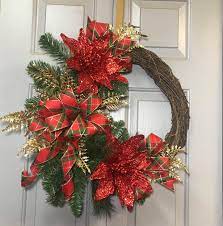 Christmas Wreath Holiday Wreath Wreath For Front Door Etsy In 2020 Christmas Wreaths Christmas Table Decorations Diy Holiday Wreaths