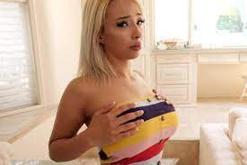 Lauren Pixie - Giant Ass Latina Loves To Get Her Pussy Pounded From Behind  - Porn00