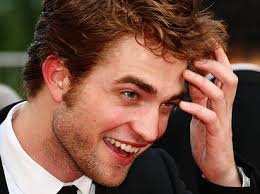 11 Feet That Look Like Robert Pattinson's Face