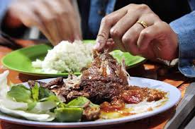Cara bikin bumbu bebek hitam ala sinjaya bumbu bebek hitam super lezat khas madurakalini saya cuma ngsih cara bikin. Daftar Tempat Makan Warung Nasi Bebek Yang Enak Di Surabaya Tempat Surabaya