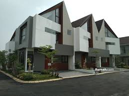 Untuk desain rumah dengan konsep minimalis modern, umumnya dibangun dengan 2 lantai tipe 45 dan mempunyai banyak model yang bisa dikreasikan, dari mulai bentuk jendela atau pintu yang bisa dibentuk lebih unik sehingga terlihat lebih menarik dari tempat tinggal lainnya. 15 Desain Rumah Minimalis Dan Denahnya Rumah Com