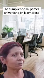 Aniversario Laboral: Reflexiones y Comedia